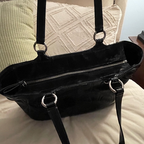 Coach black patent leather logo purse - Picture 5 of 10